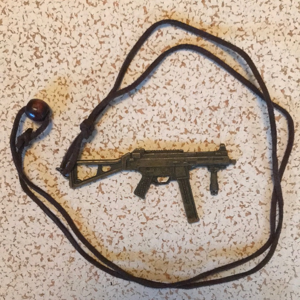 Metal gun pendant necklace